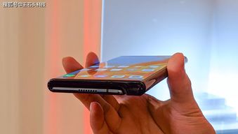 折疊屏戰(zhàn)局再升溫 三星二代曝光，華為Mate X能否靠軟件生態(tài)后來居上？